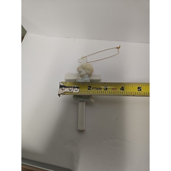 Baby Boy Praying - Porcelain  Hanging Cross by Toma - Picture 5 of 5